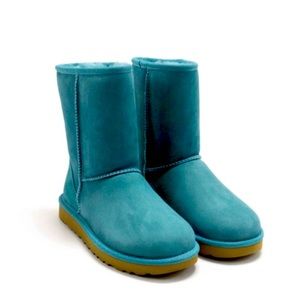 Classic Short Teal Uggs Women’s Size 9